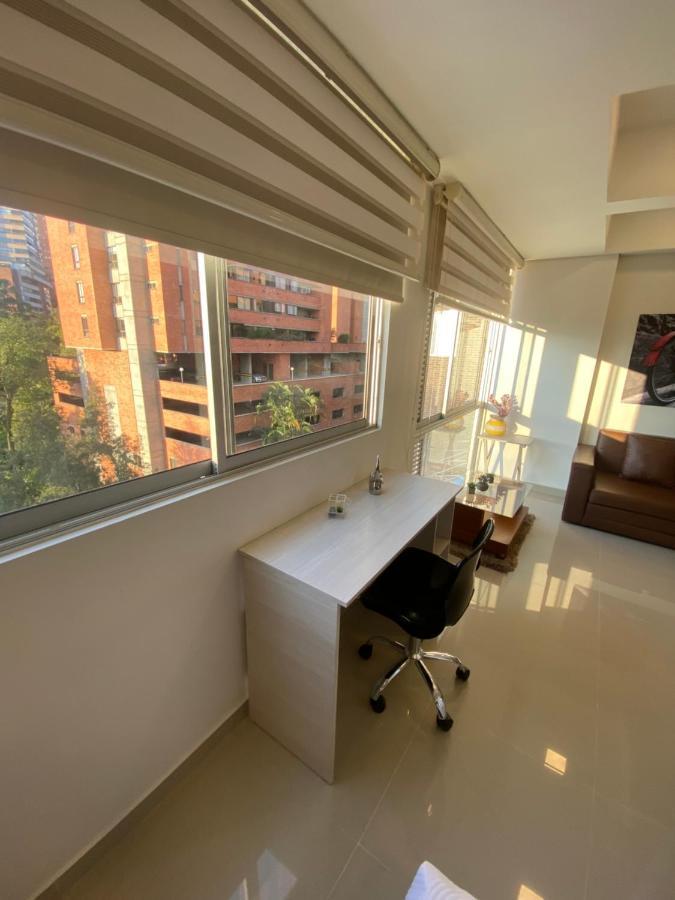 Apartasuite Moderna - En El Corazon Del Poblado Medellín Exteriör bild