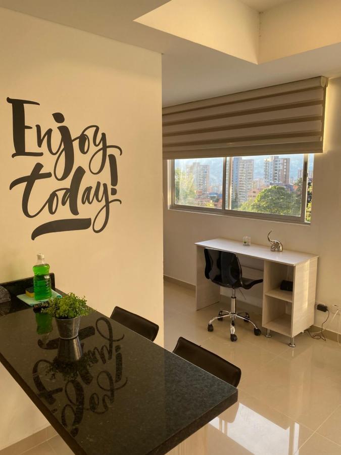 Apartasuite Moderna - En El Corazon Del Poblado Medellín Exteriör bild