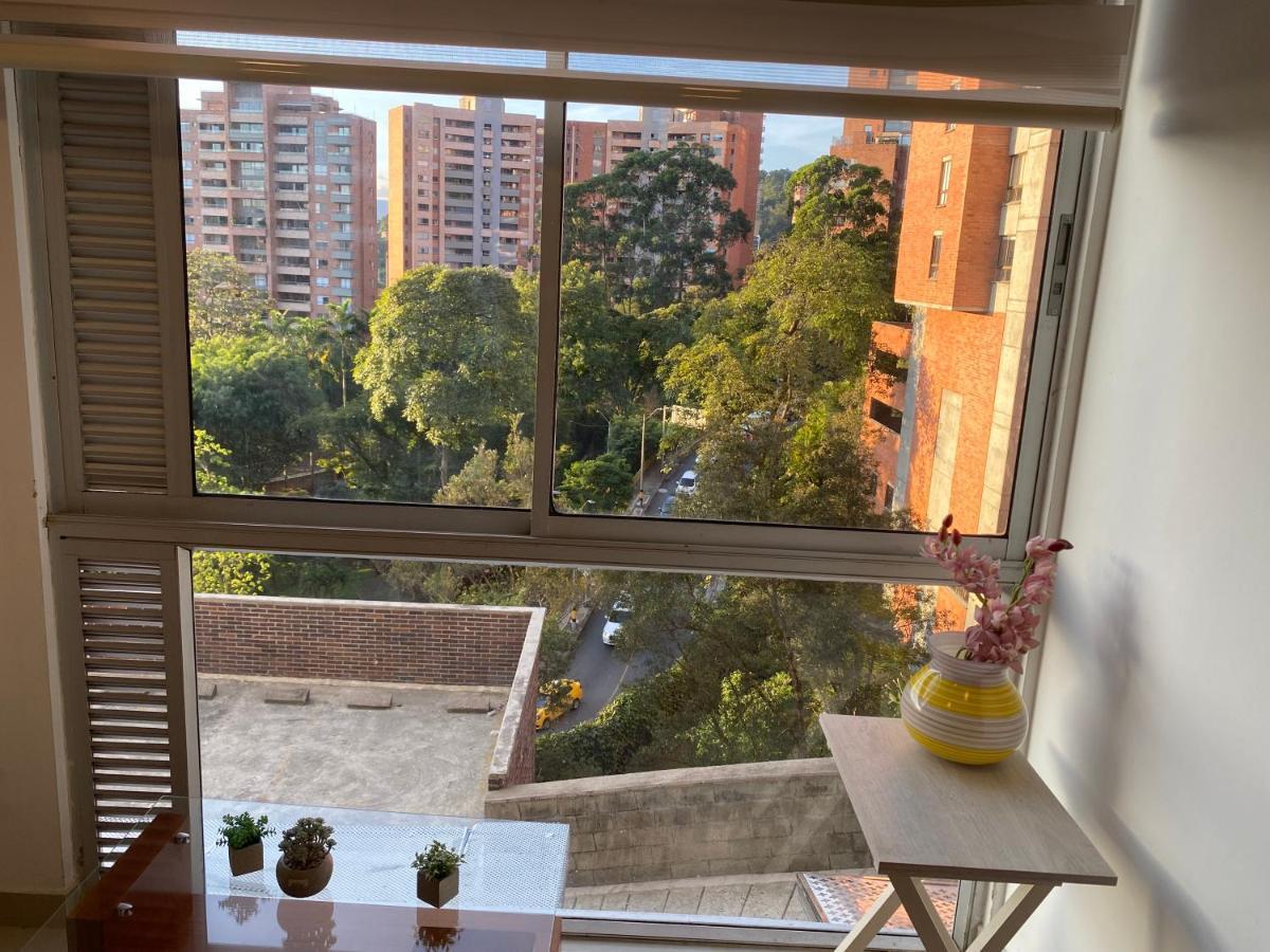 Apartasuite Moderna - En El Corazon Del Poblado Medellín Exteriör bild