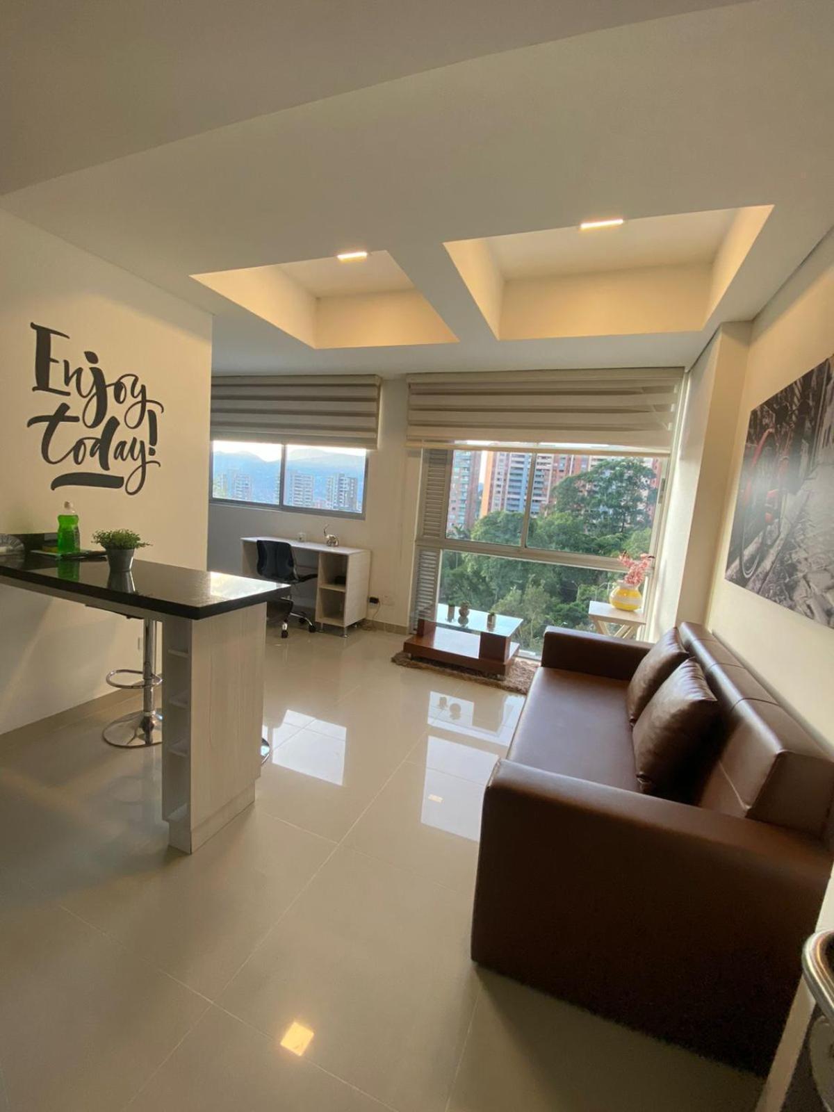 Apartasuite Moderna - En El Corazon Del Poblado Medellín Exteriör bild